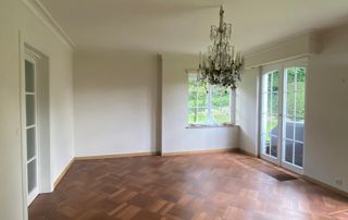 pièce avec parquet après rénovation